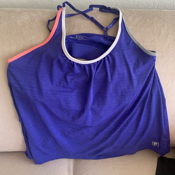 Lot of four athletic clothing - - Picture 5 of 10